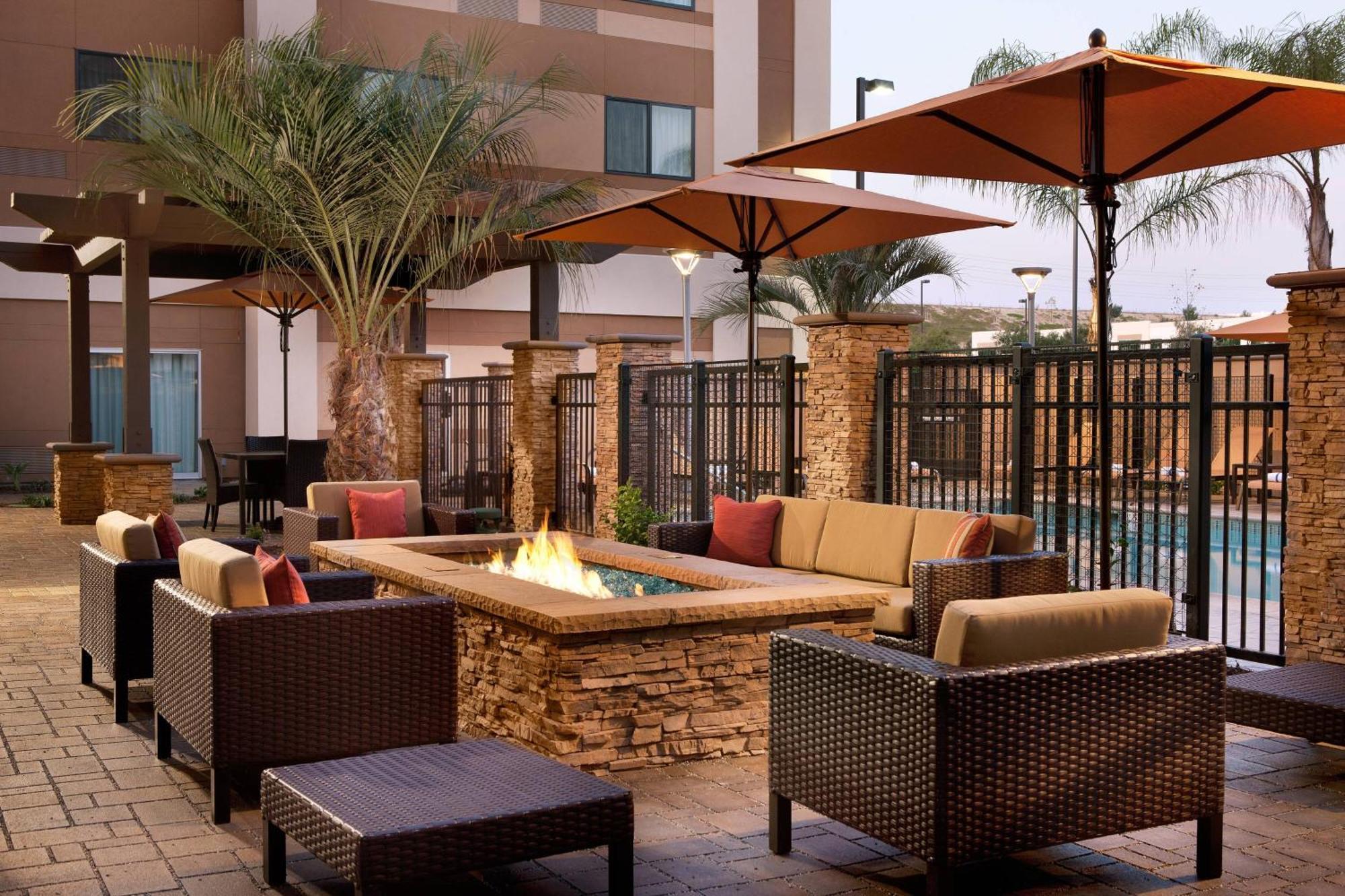 Courtyard By Marriott San Diego Oceanside Esterno foto