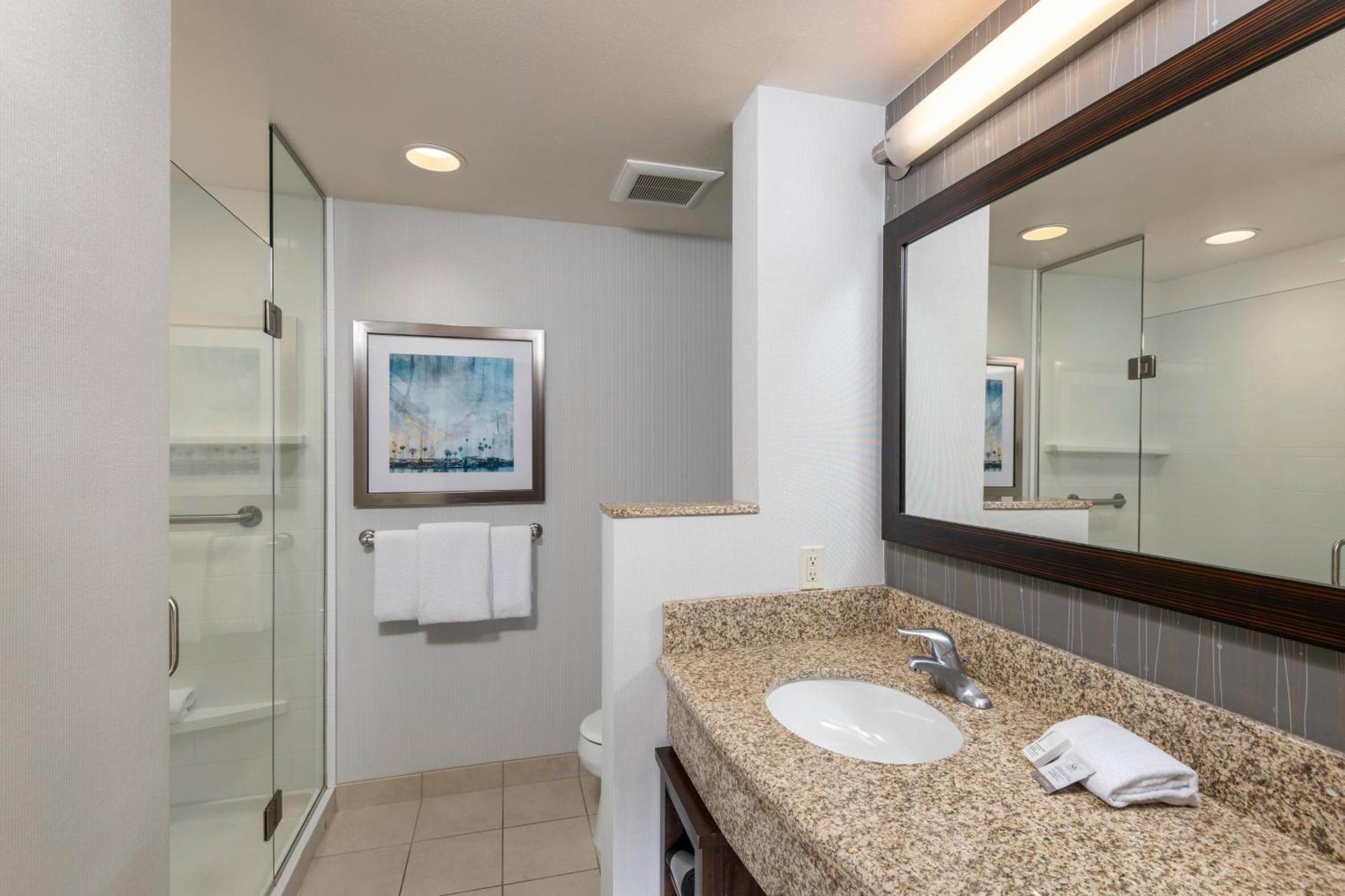 Courtyard By Marriott San Diego Oceanside Esterno foto